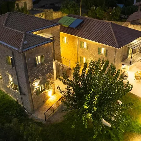 Dervisia Stonehouse 2 דירה