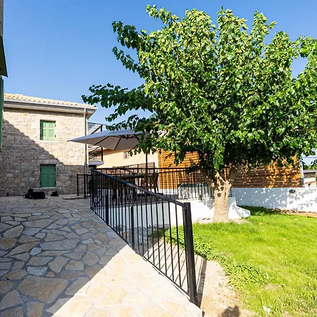 Dervisia Stonehouse 2 * Lazaráta