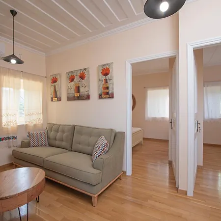 Dervisia Stonehouse 2 דירה