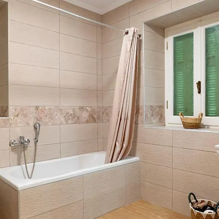 Dervisia Stonehouse 2