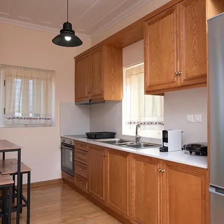 Dervisia Stonehouse 2 דירה